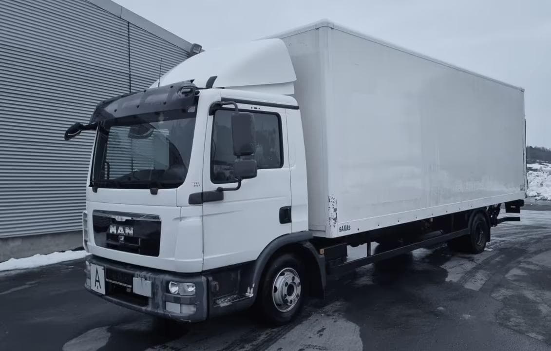 MAN TGL 12.220 4x2 BL 2011