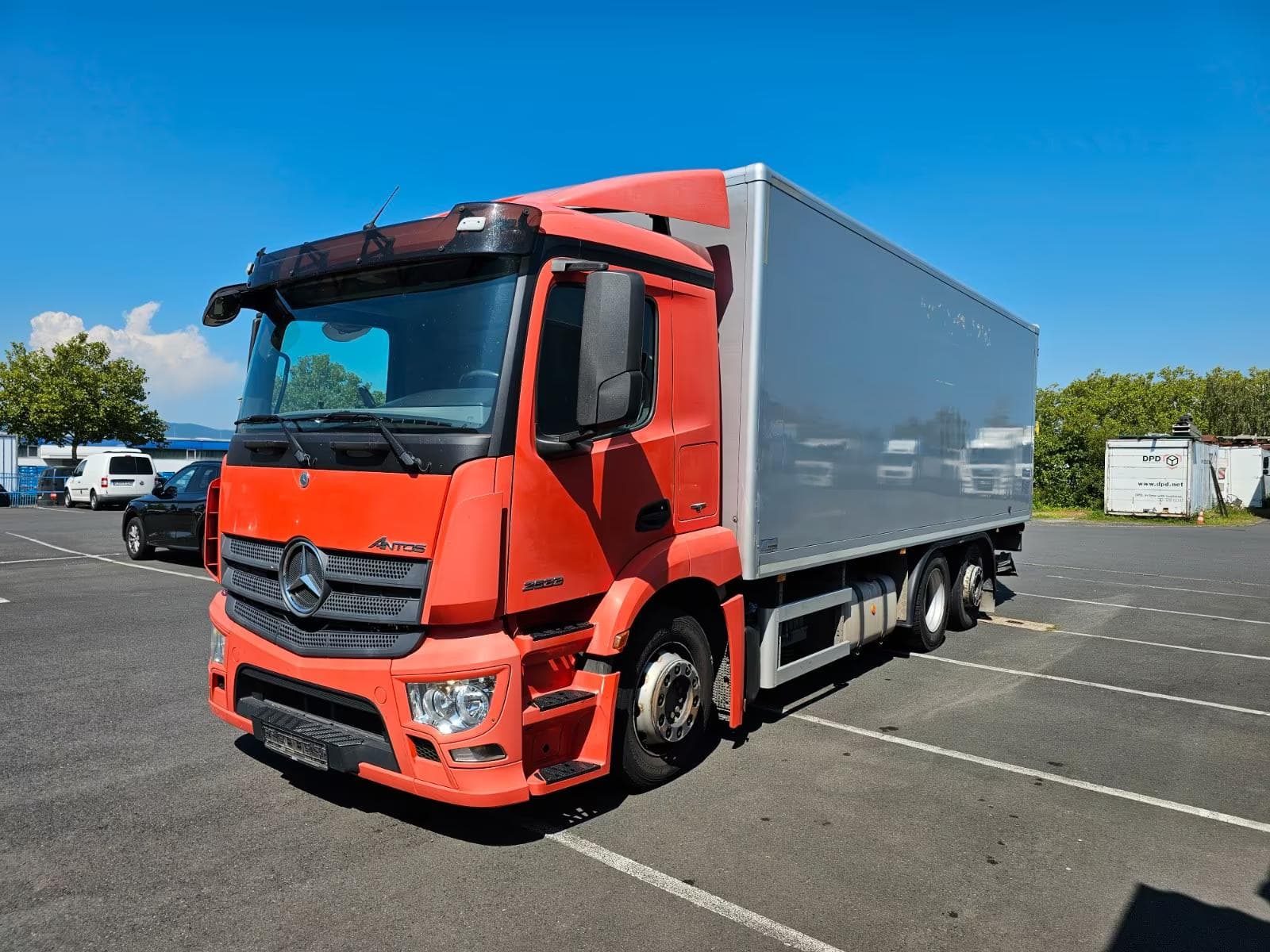 Mercedes-Benz Antos 2533 Koffer LBW