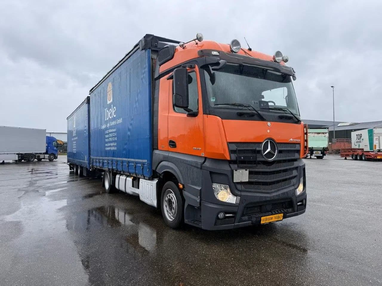Mercedes-Benz Actros 1840L con Carrocería de Lona y Techo Corredero